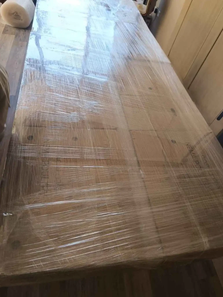 تغليف ونقل طاولة طعام وسفرة بفلل حي الصحافة في الرياض