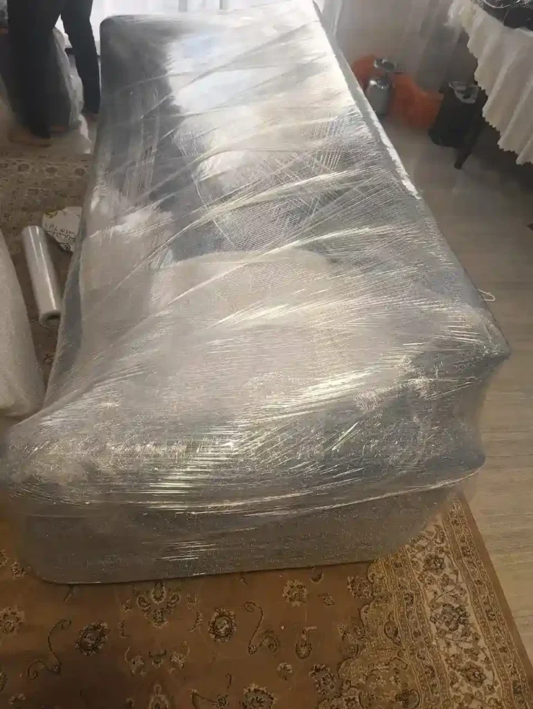 تغليف كنب ومجالس في حي الغدير بأسلوب احترافي من افضل شركات نقل العفش بالرياض