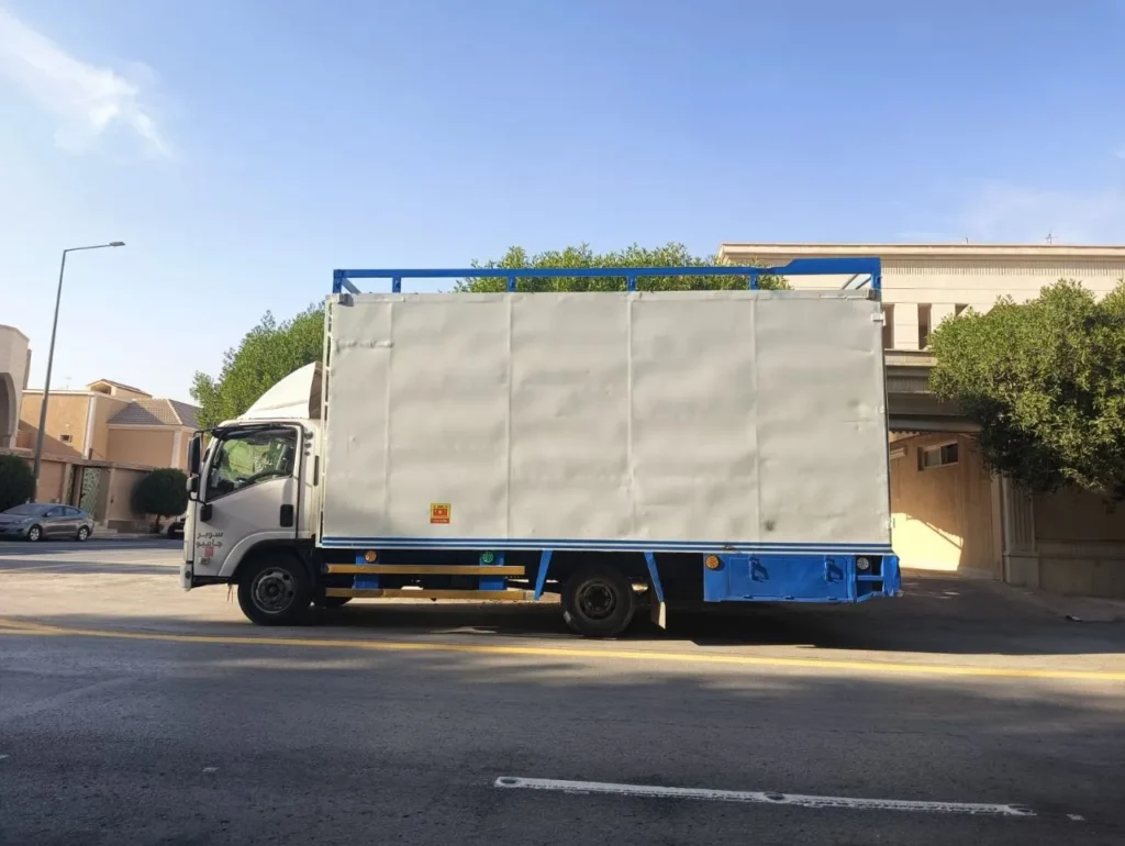 سيارات نقل عفش حي النفل بالرياض مغلقة ومؤمنة