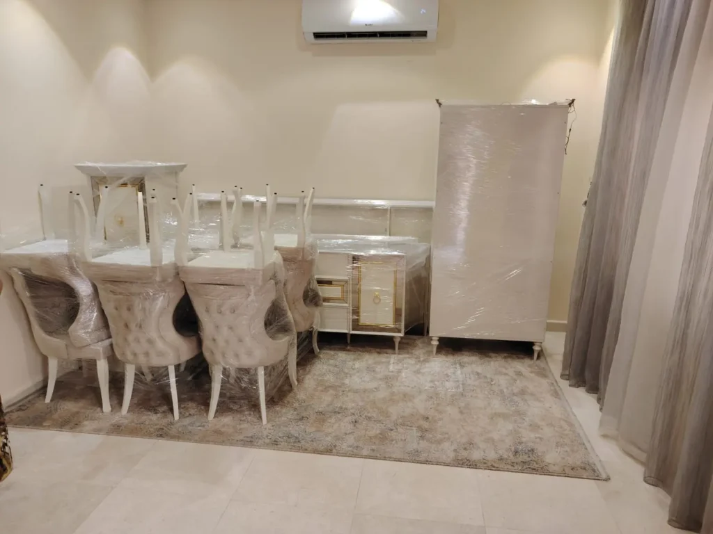 تغليف وشحن الكنب والمجالس الفاخرة من افضل شركات نقل العفش بالرياض