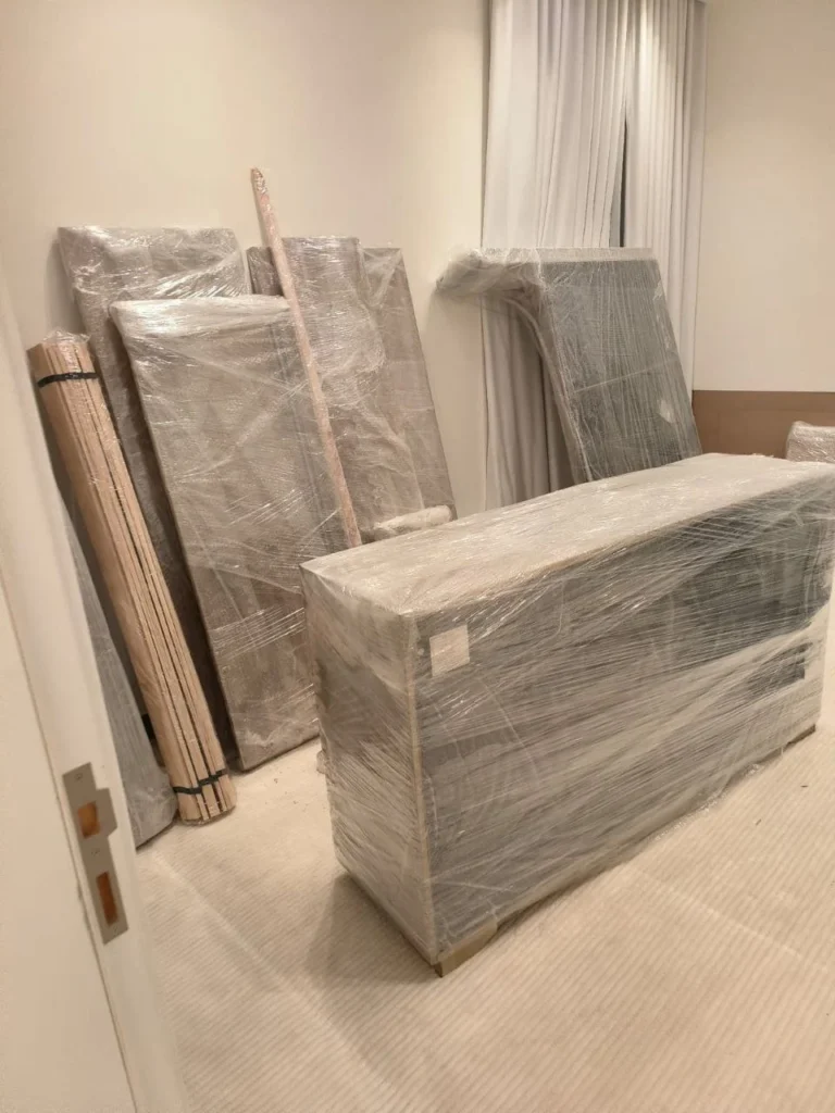 فك-تركيب-غرف-نوم-حي-الوزارات من افضل شركات نقل العفش بالرياض